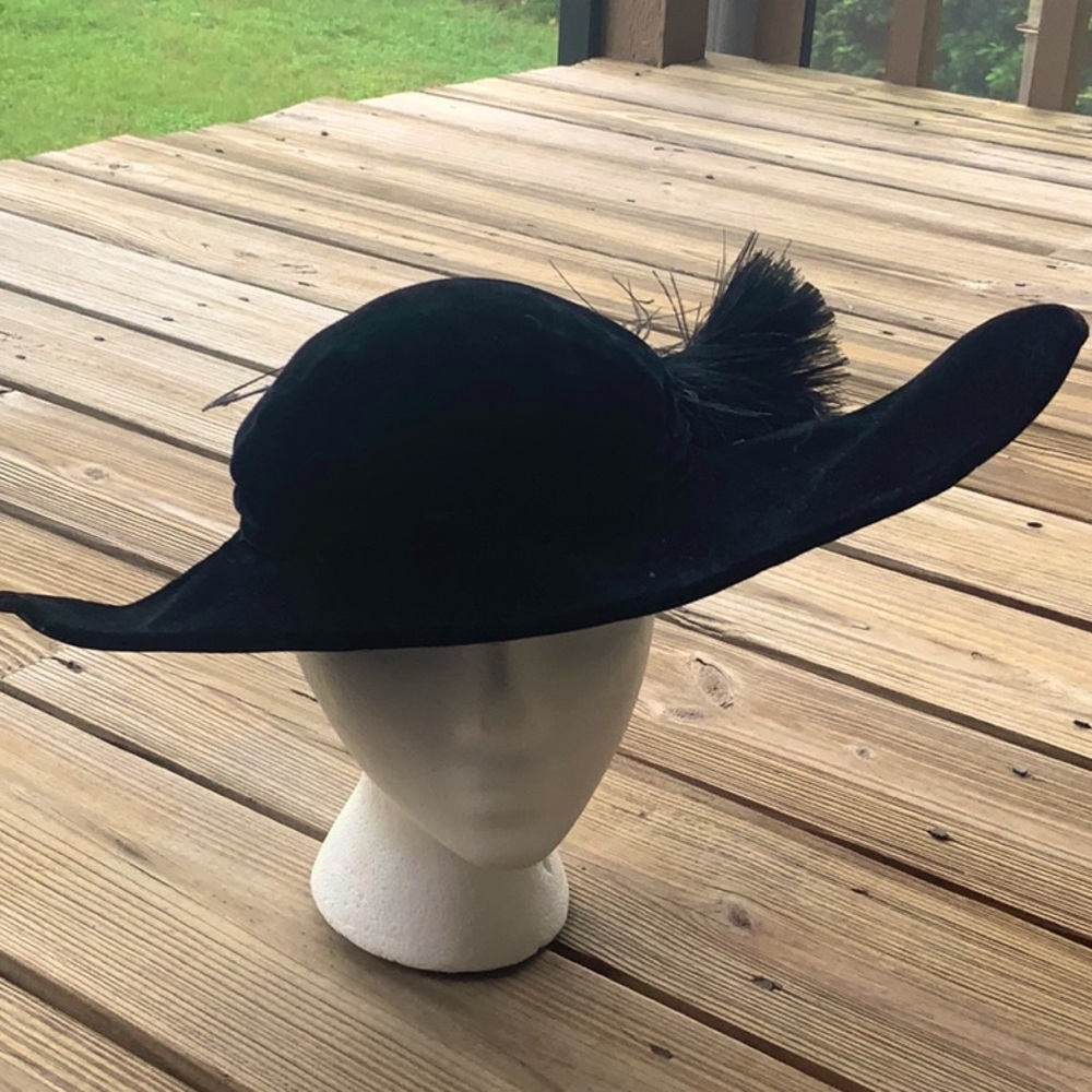 Vintage Black Wide Brimmed Tilt Hat